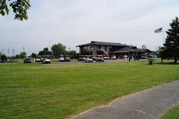 Southmoor Golf Club Bar & Grill - Real Estate Listing Photo
